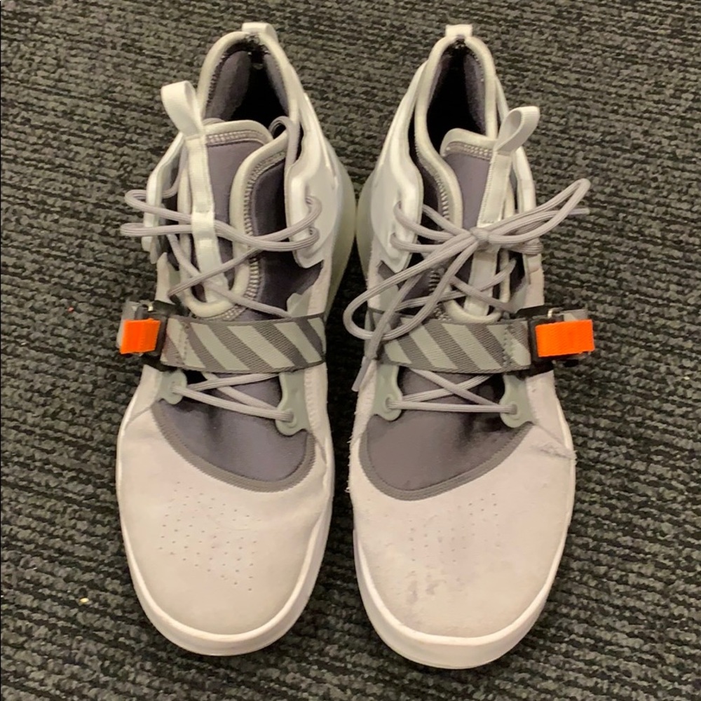 Nike Air Force 270
